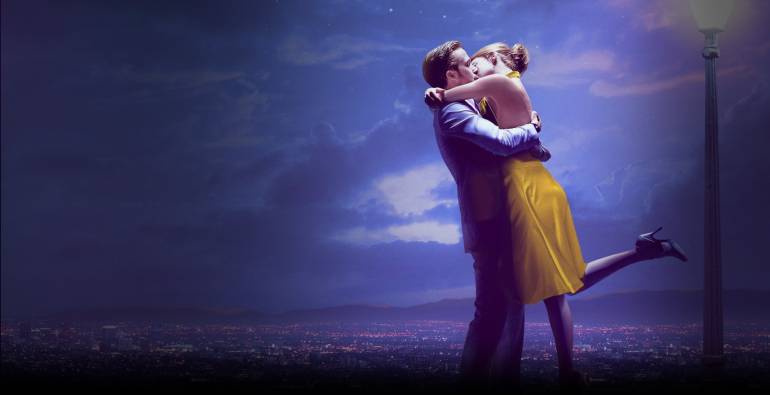 Con 14 nomination agli Oscar 2017 La La Land racconta una burrascosa storia d’amore tra un’attrice (Emma Stone) e un musicista (Ryan Gosling).