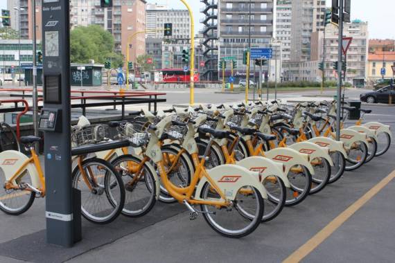Servizio Bike Sharing a rischio per Milano, secondo l'Assessore alla mobilità Granelli: «il servizio costa troppo, gli accordi vanno rivisti».